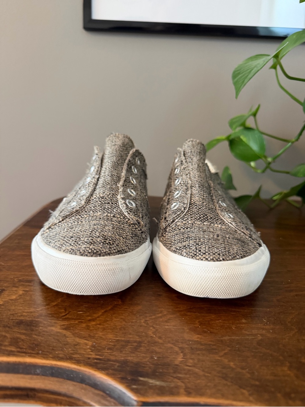 Corkys Babalu Taupe Frayed Slip-On Canvas Sneakers. Size 9 - Picture 2 of 8